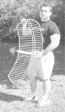 Our parabolic antenna shown in horizontal polarization; in suburban terrain, mounting in vertical polarization produces less signal scatter than horizontal polarization