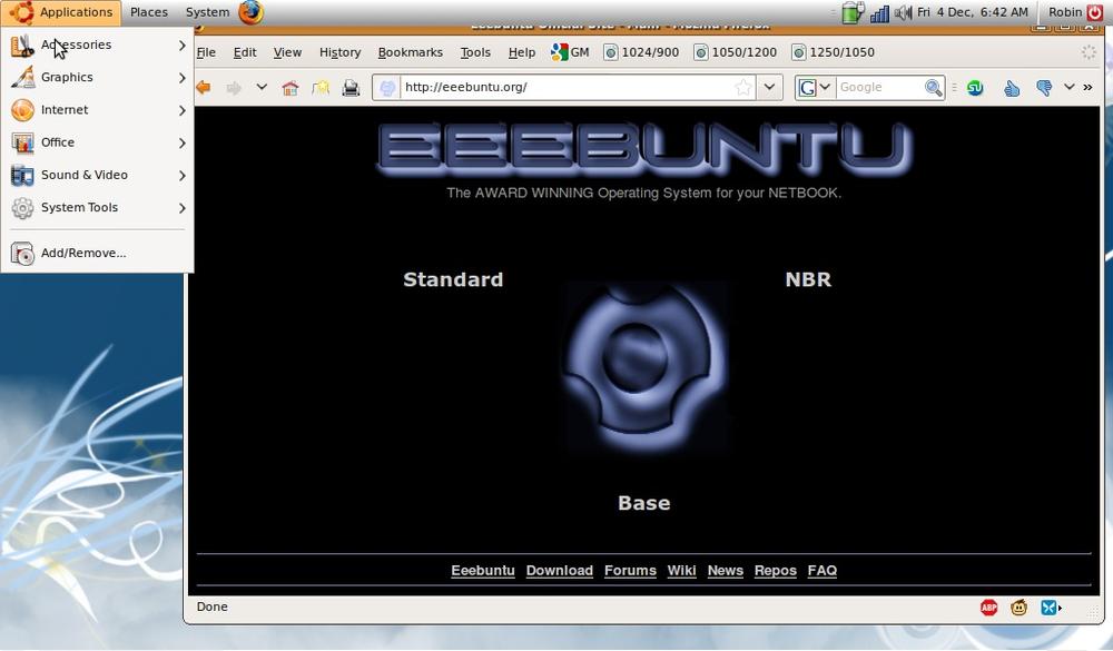 Eeebuntu with the panels set to auto hide to give more screen space to programs